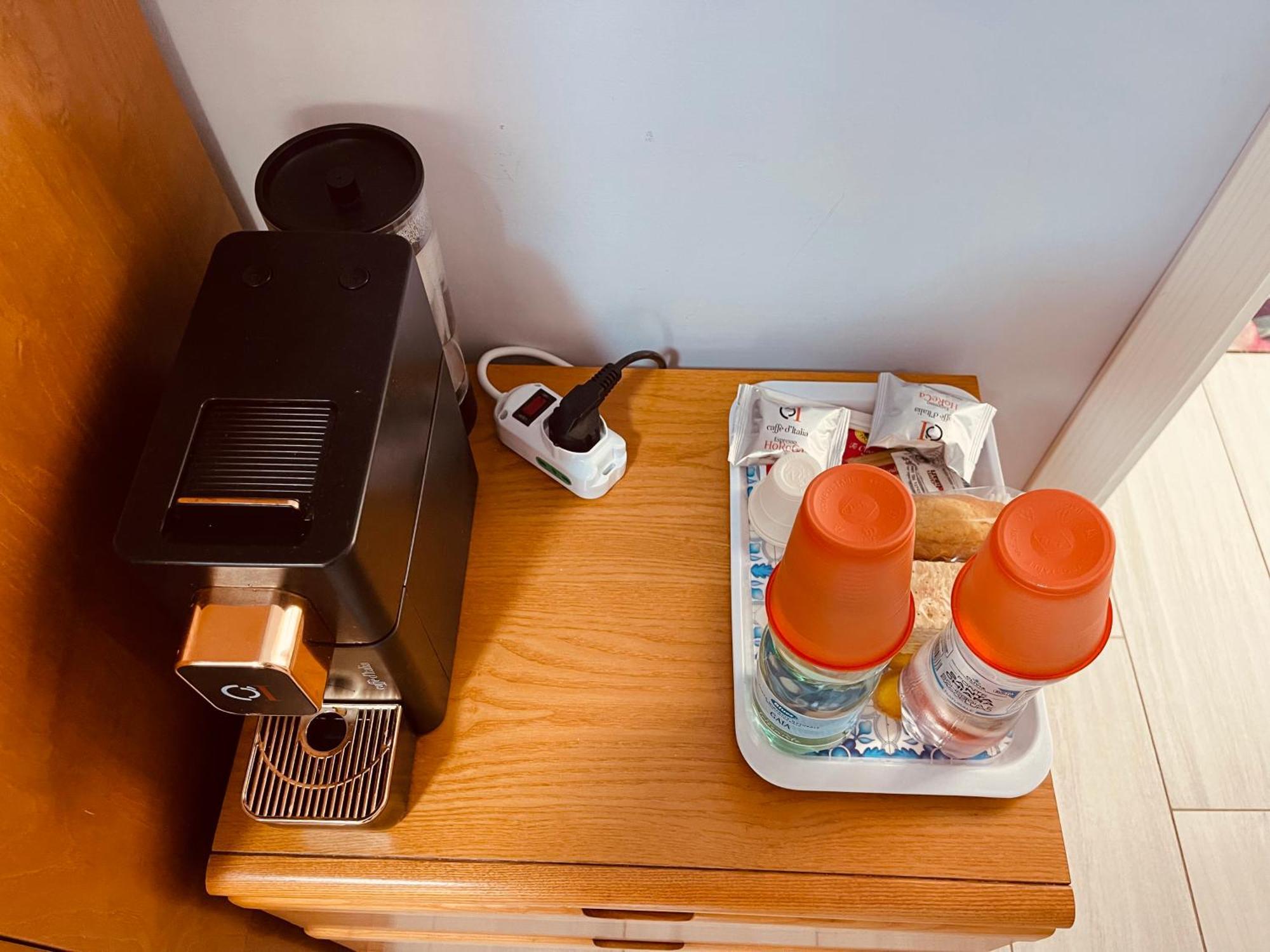 Affitta Camere Di Mattia Self Check In フィウミチーノ エクステリア 写真